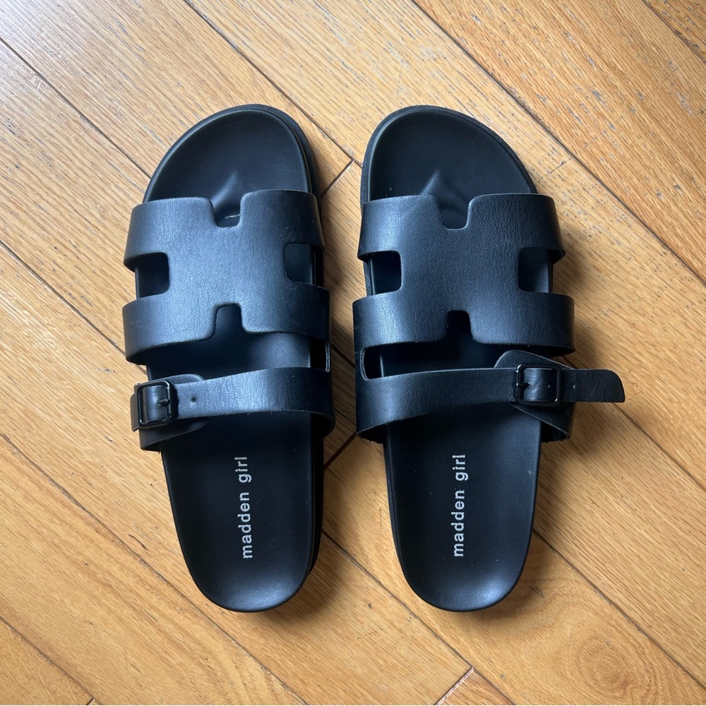 NWOT Madden Girl Darlaa Sandals